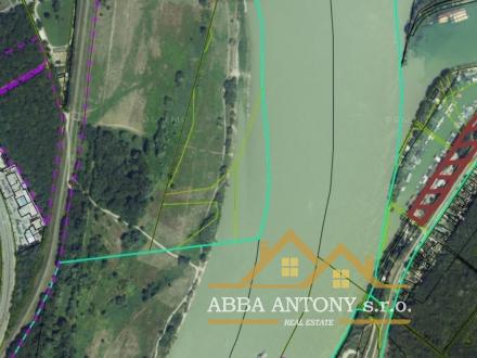 Na predaj investičný pozemok 15.000 m2 Pri vode v Bratislave